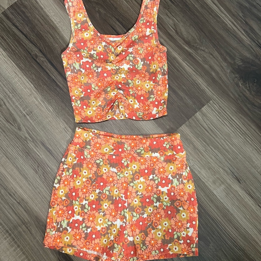 Colsie Orange and Brown Floral Set